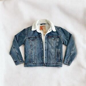 LEVI STRAUSS & CO.® MEN'S TYPE III SHERPA TRUCKER JACKET.